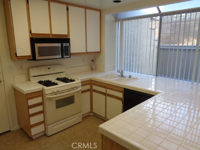 Building Photo - 13210 Royalcrest Ct