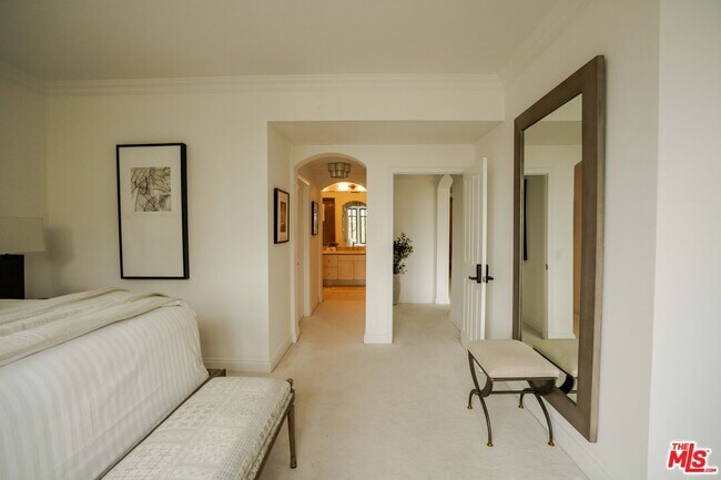 Building Photo - 11847 Gorham Ave