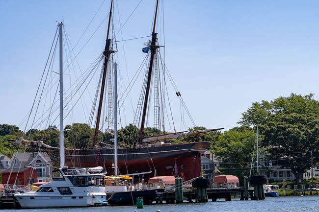 Building Photo - 4 Coburn Ave