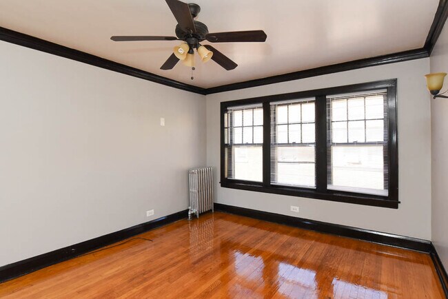 Building Photo - 2977 N Elston Ave