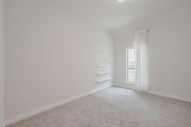 Building Photo - 6906 Montclair Colony Trl