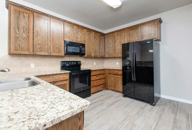 Building Photo - 2551 Leroy Ln