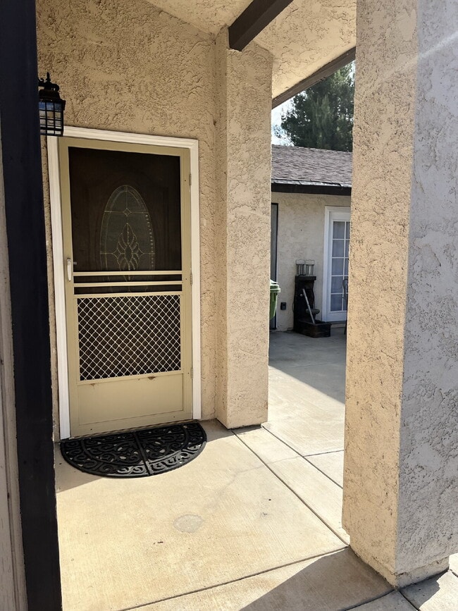 Building Photo - "Charming 3-Bed Oasis with 2 Baths in Moor...