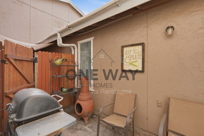 Building Photo - 2929 E Broadway Rd