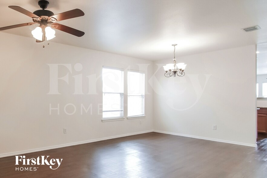 Building Photo - 1305 Haley Ln