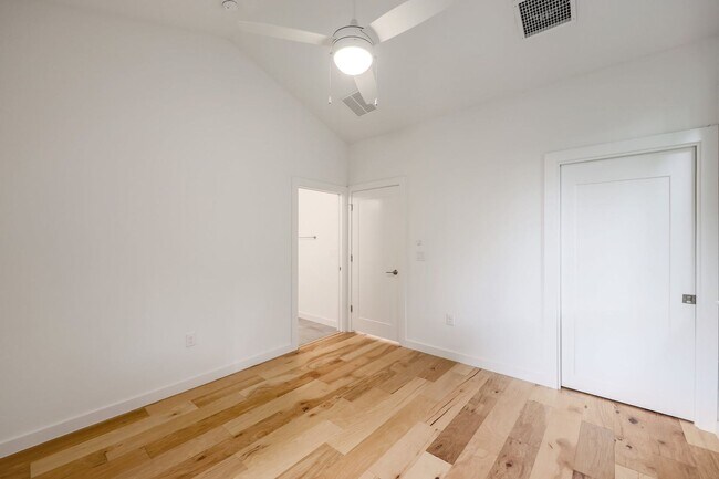 Building Photo - 2104 Columbia Cove