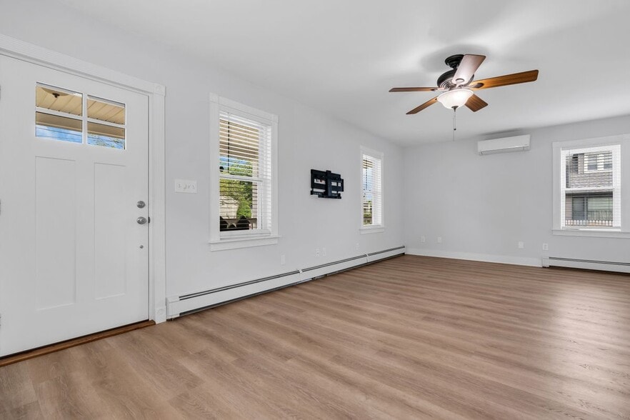 Building Photo - 505 Long Branch Ave