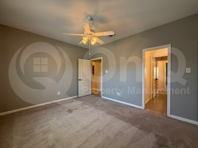 Building Photo - 4546 Warwick Ln