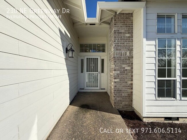 Building Photo - 230 NE Greenway Dr