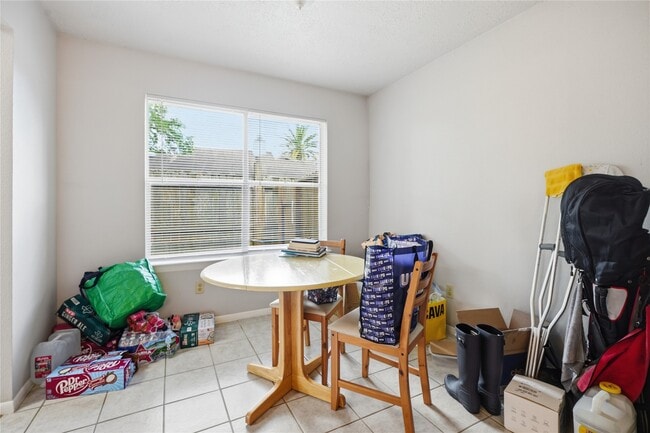 Building Photo - 466 El Toro Ln