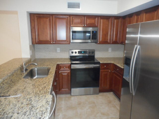 Building Photo - 1st Floor Unit overlooking the Preserve- 2/2 Condo in the Enclave
