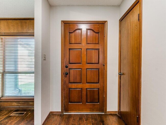Building Photo - 4721 Persimmon Ct