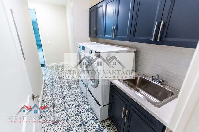 Building Photo - 5100 E Rancho Paloma Dr