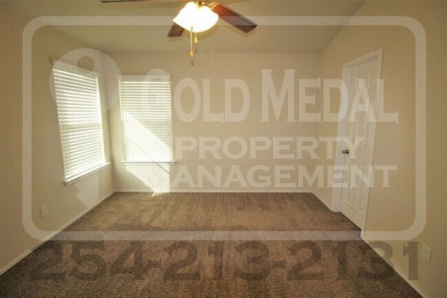 Building Photo - Beautiful 3-bedroom, 2-bathroom home with a 2-car garage now available for rent!