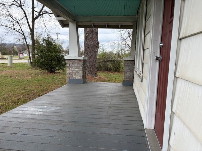 Building Photo - 2255 E Huntsville Rd