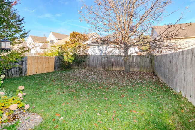 Building Photo - 3041 Sewanee Ln