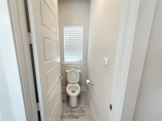 Building Photo - 5924 Owen Rd