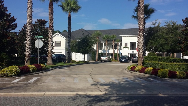 Building Photo - Belle Haven 2-Bedroom Condo with Pond View and Garage