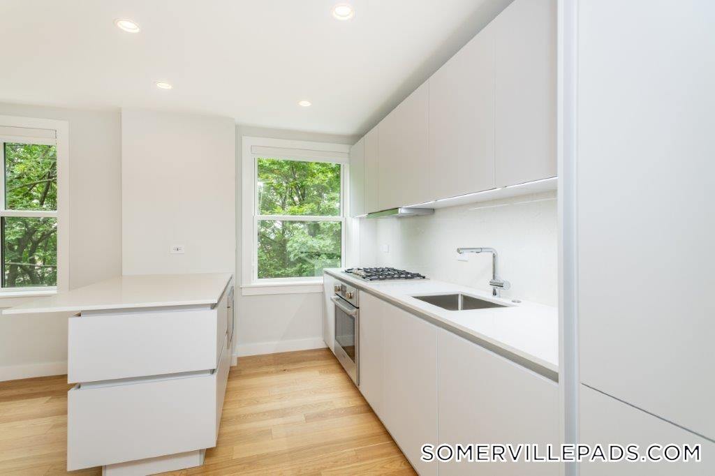 Building Photo - 123 Highland Ave