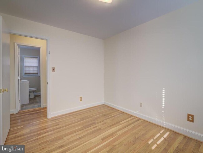 Building Photo - 31 Fort Williams Pkwy