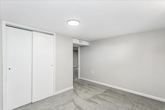 Building Photo - Beautifully Updated Home on nearly ½ Acre! Available for Rent or Rent to Own! Move in Special 1/2...