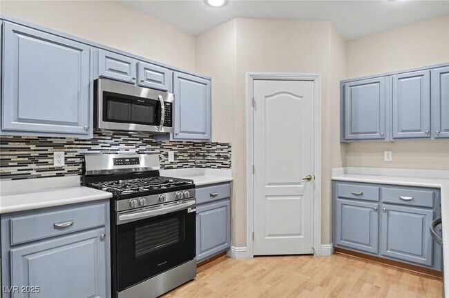 Building Photo - 1123 Aldenwood Ave