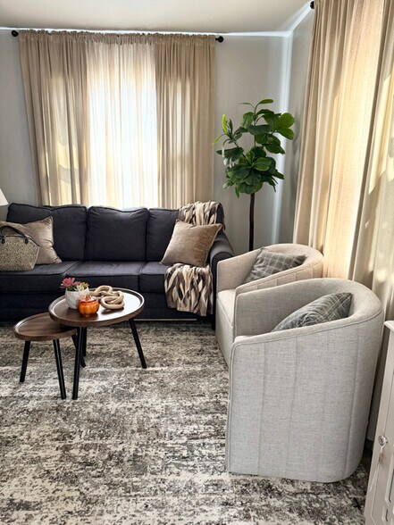 Building Photo - 2743 34th Ave N