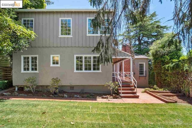 Building Photo - 341 Pacific Ave