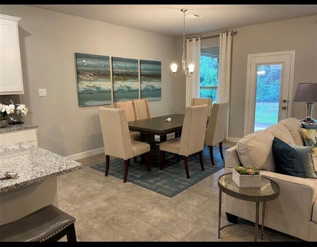 Building Photo - 135 Teralyn Grv Lp