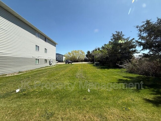 Building Photo - 5000 4th Ave N