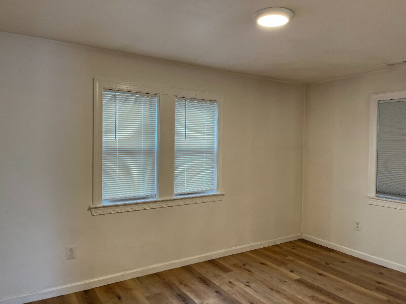 Building Photo - 1003 Clifton Ave