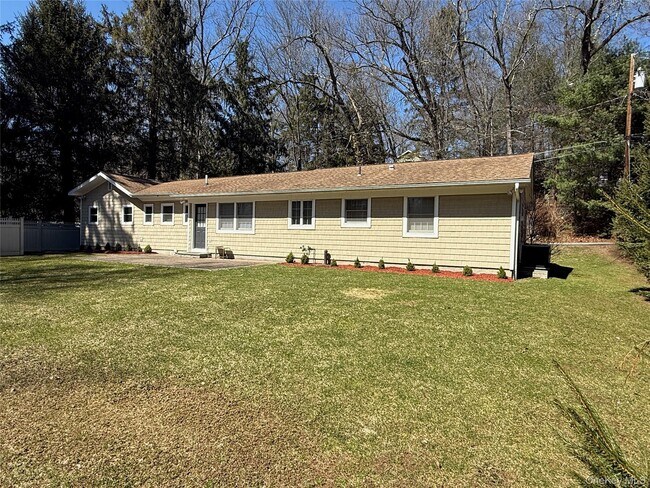 Building Photo - 10 Fairview Dr