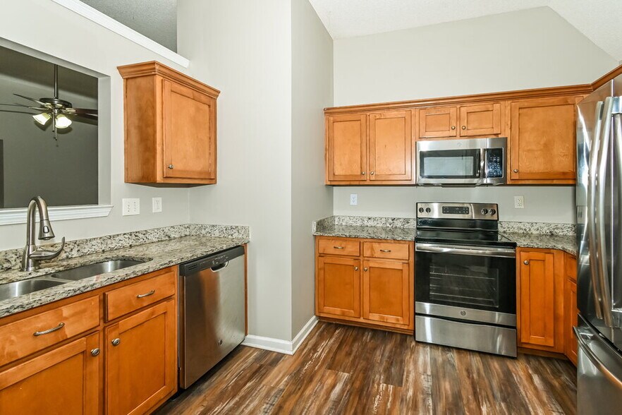 Building Photo - 1176 Warwick Pl