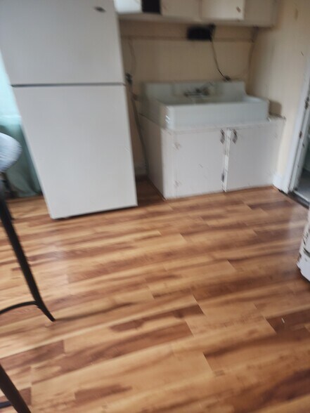 Building Photo - 49 Everett St