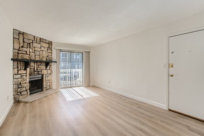 Building Photo - 4400 S Quebec St