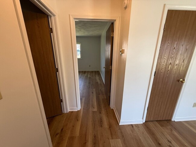 Building Photo - 739 Main St