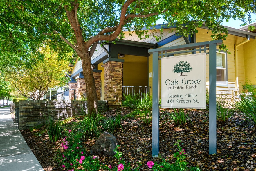 Entrance - Oak Grove at Dublin Ranch