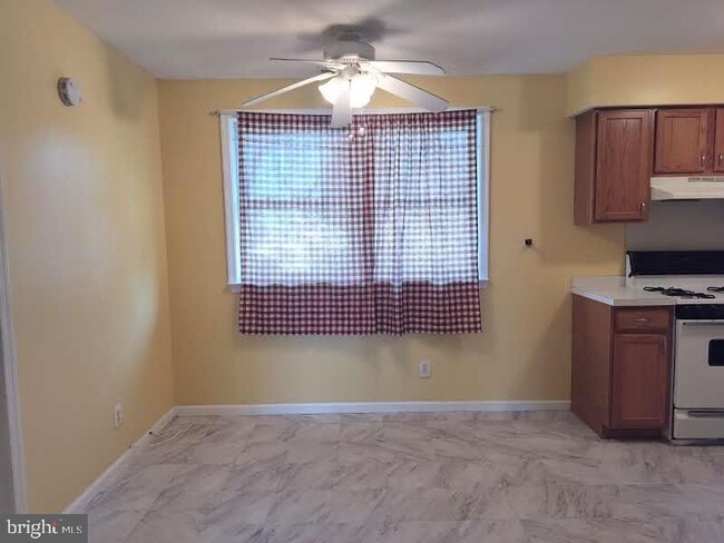 Building Photo - 134 Eaves Mill Rd