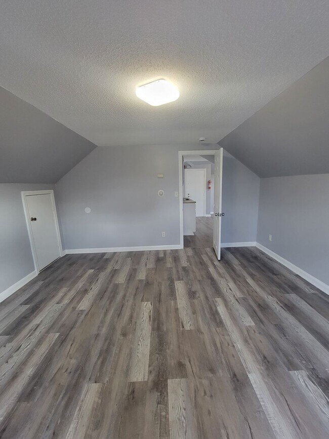 Building Photo - 29 Webster St