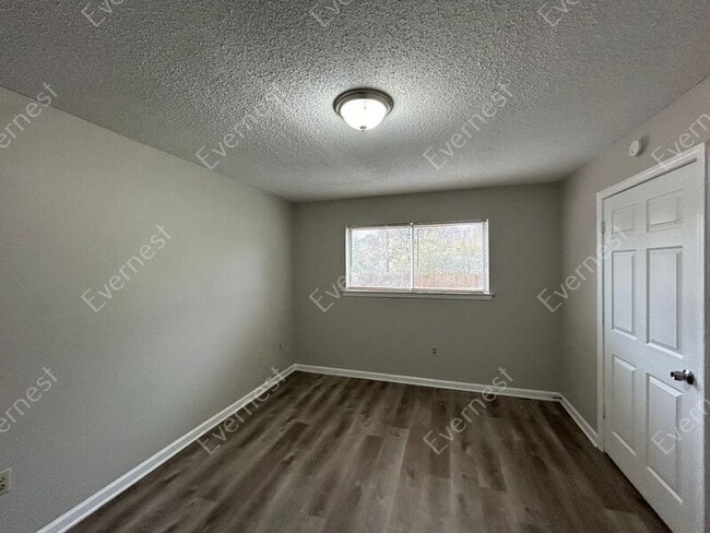Building Photo - 4330 Almo Ave