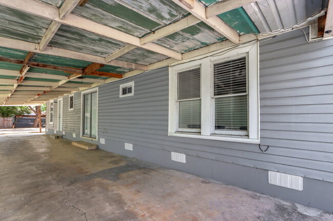 Building Photo - "Charming 3-Bedroom Sanctuary on Buckingha...