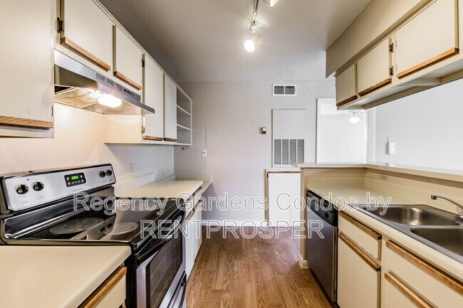 Building Photo - 4425 Thornbriar Ln