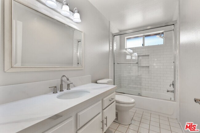 Building Photo - 603 Racquet Club Ln