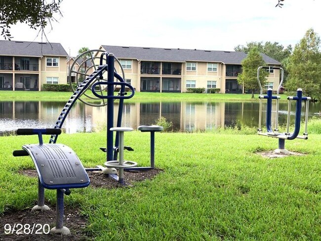 Building Photo - Spacious 2/2 Condo Located in the Gated Community of Hawthorne Village - Orlando!