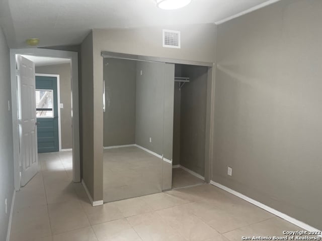 Building Photo - 111 Los Arboles