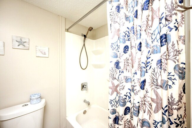 Building Photo - 4000 Gulf Terrace Dr