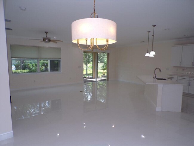 Building Photo - 6200 Falcon Lair Dr