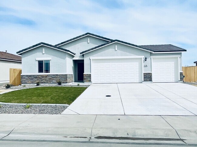 Building Photo - Newer 4 Bedroom Home, 3 car garage