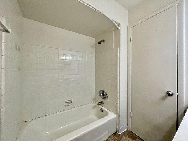 Building Photo - Curwood Avenue SE - 4218-4220