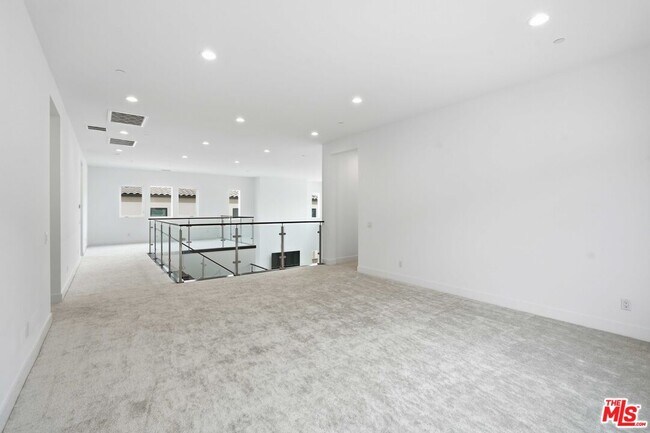 Building Photo - 20568 Edgewood Ct